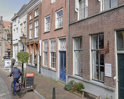 Winkel-woonhuis