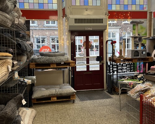 Bedrijfsruimte met bovenwoning